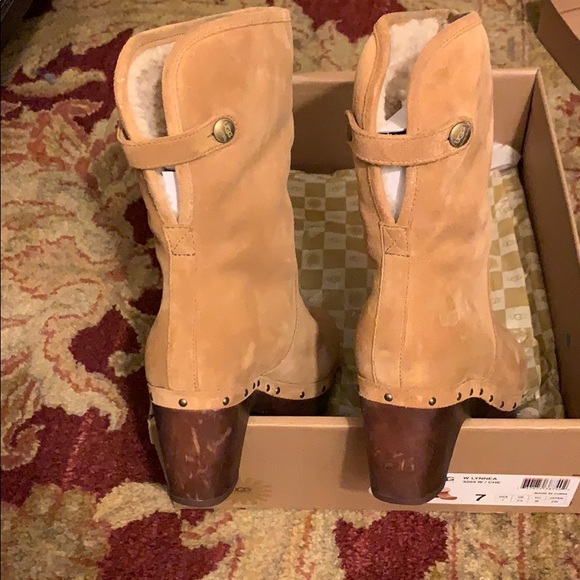 UGG boot - Picture 2 of 5